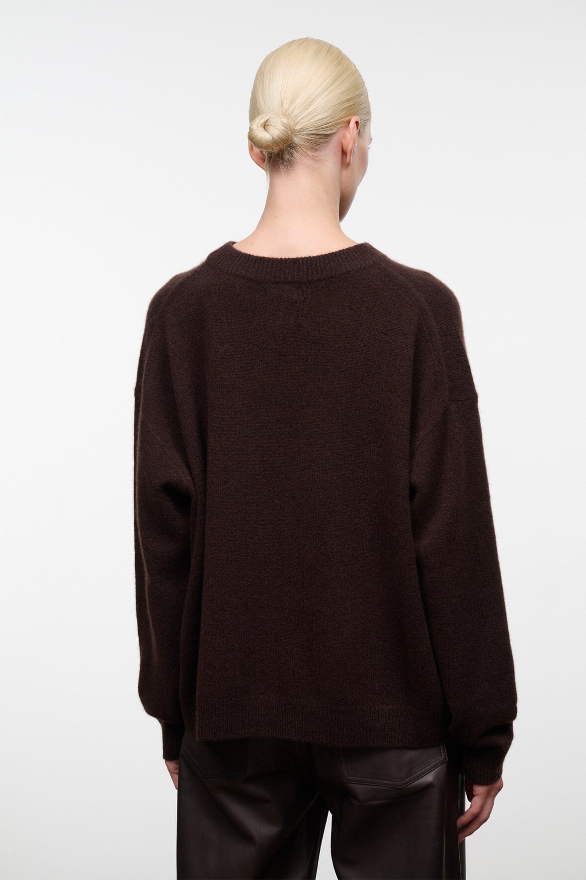 Serrano Cashmere Relaxed Crew | Dark Chocolate — 3