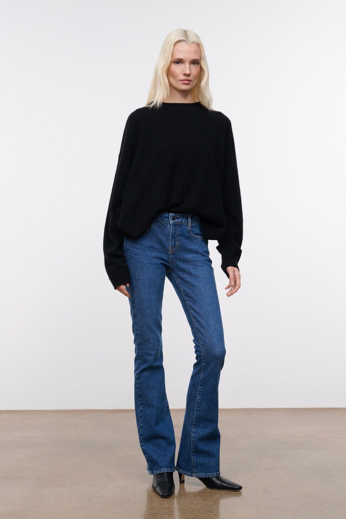 Kyle Stretch Flare Jean | Stone Blue — 4
