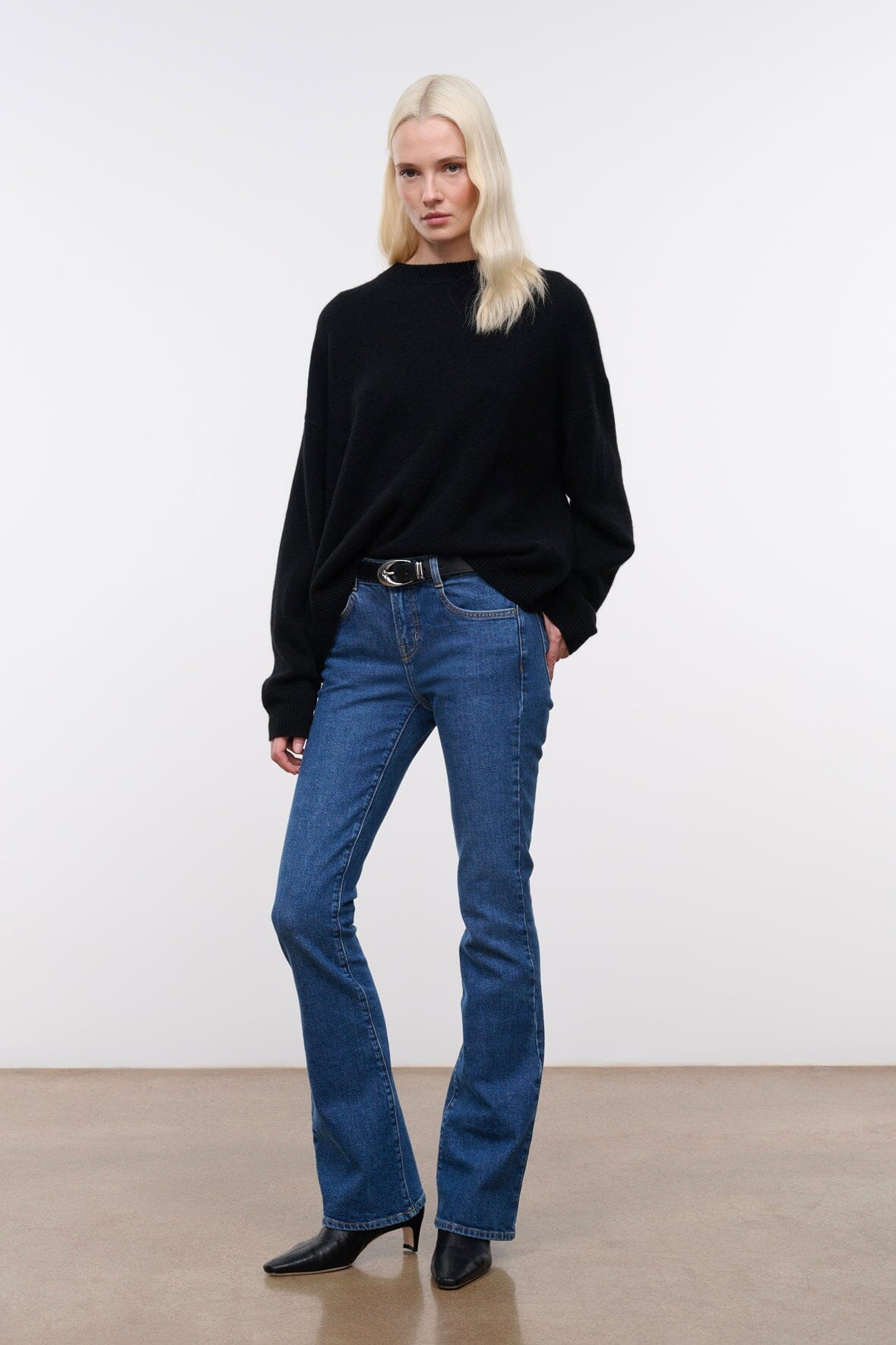 Kyle Stretch Flare Jean | Stone Blue — 3