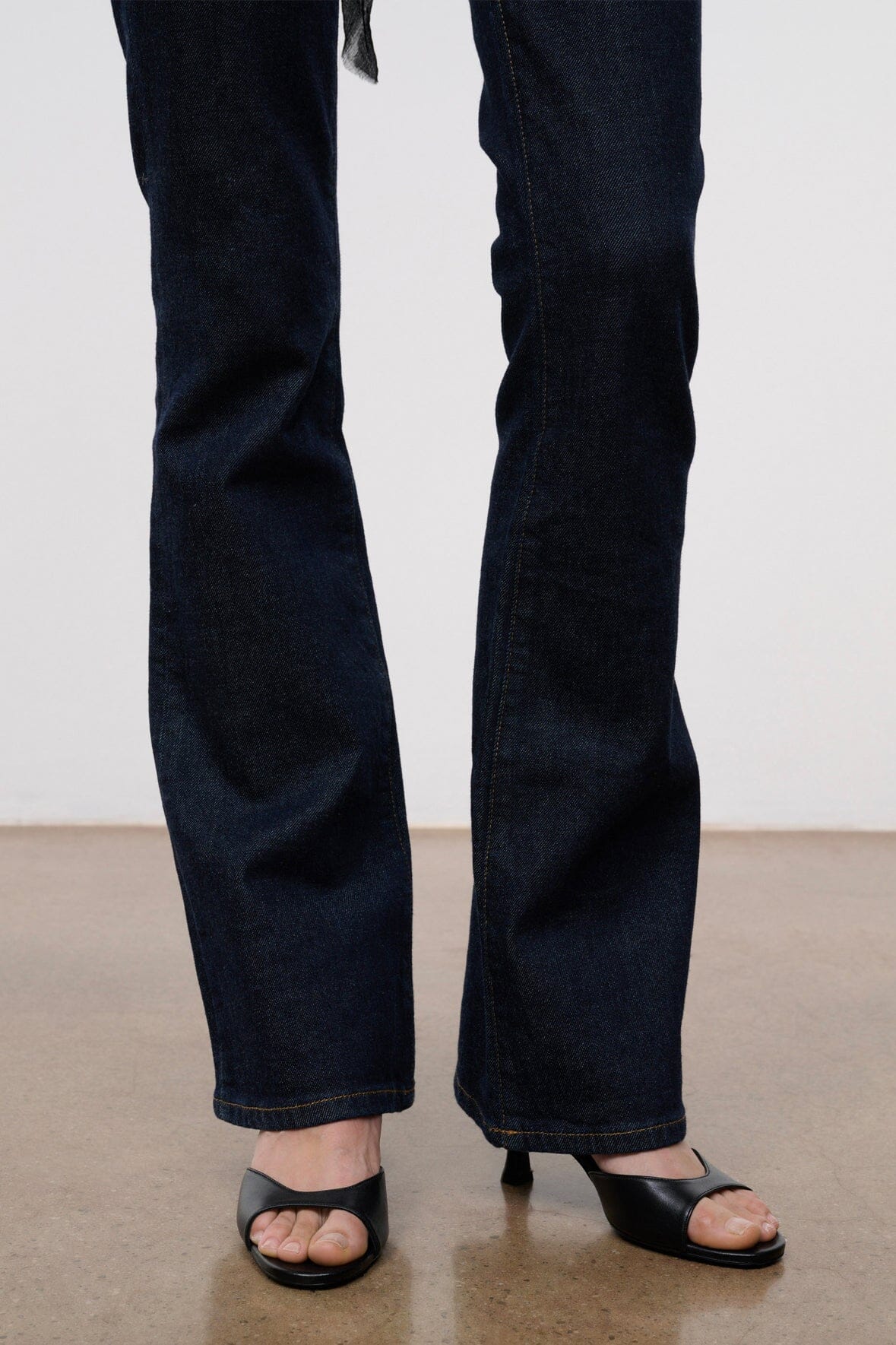 Kyle Stretch Flare Jean | Indigo — 7