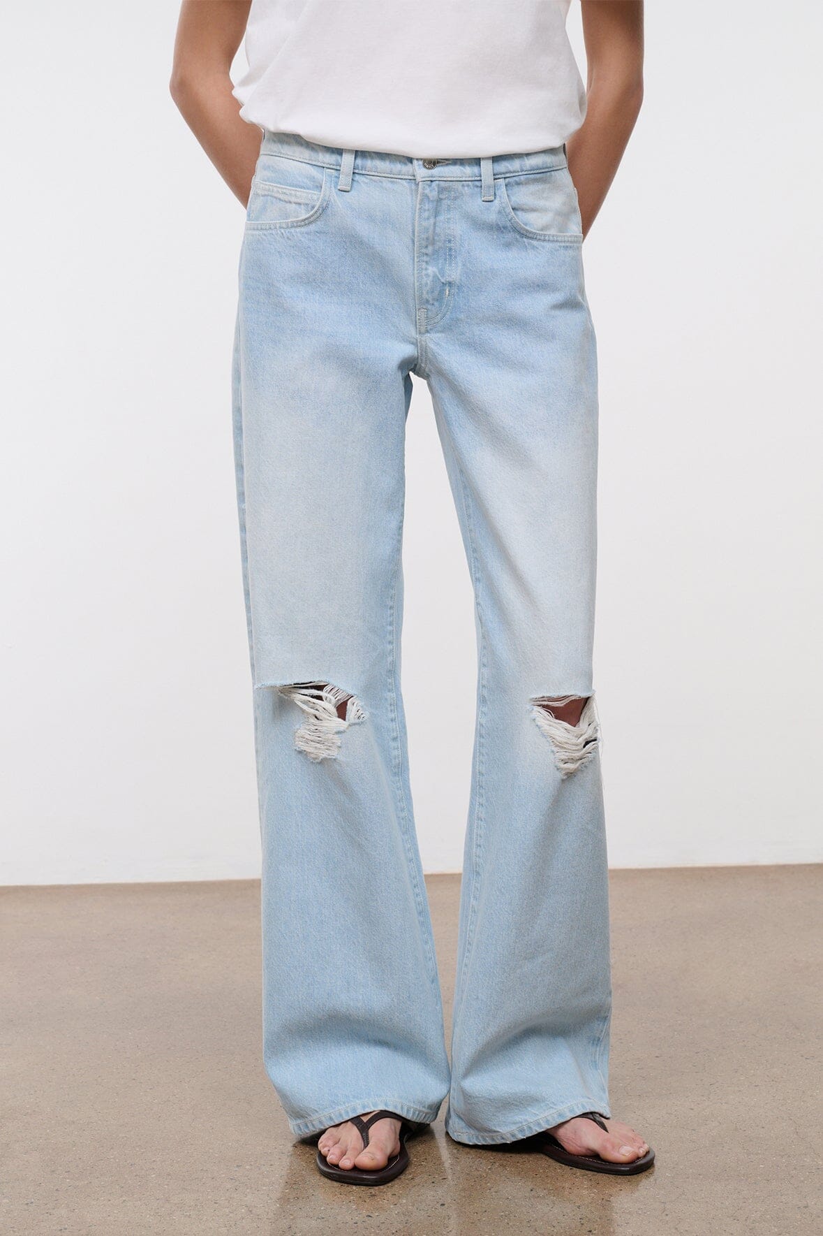 Gus Distressed Relaxed Jean | Salt Wash — 4
