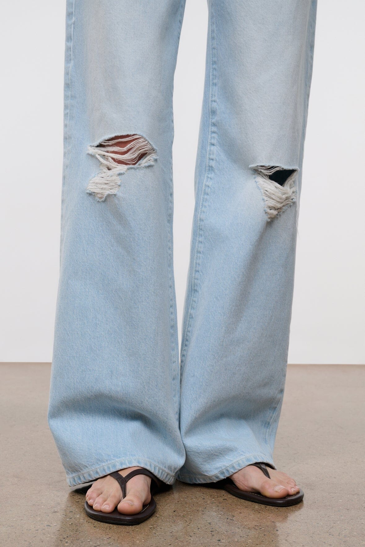 Gus Distressed Relaxed Jean | Salt Wash — 6