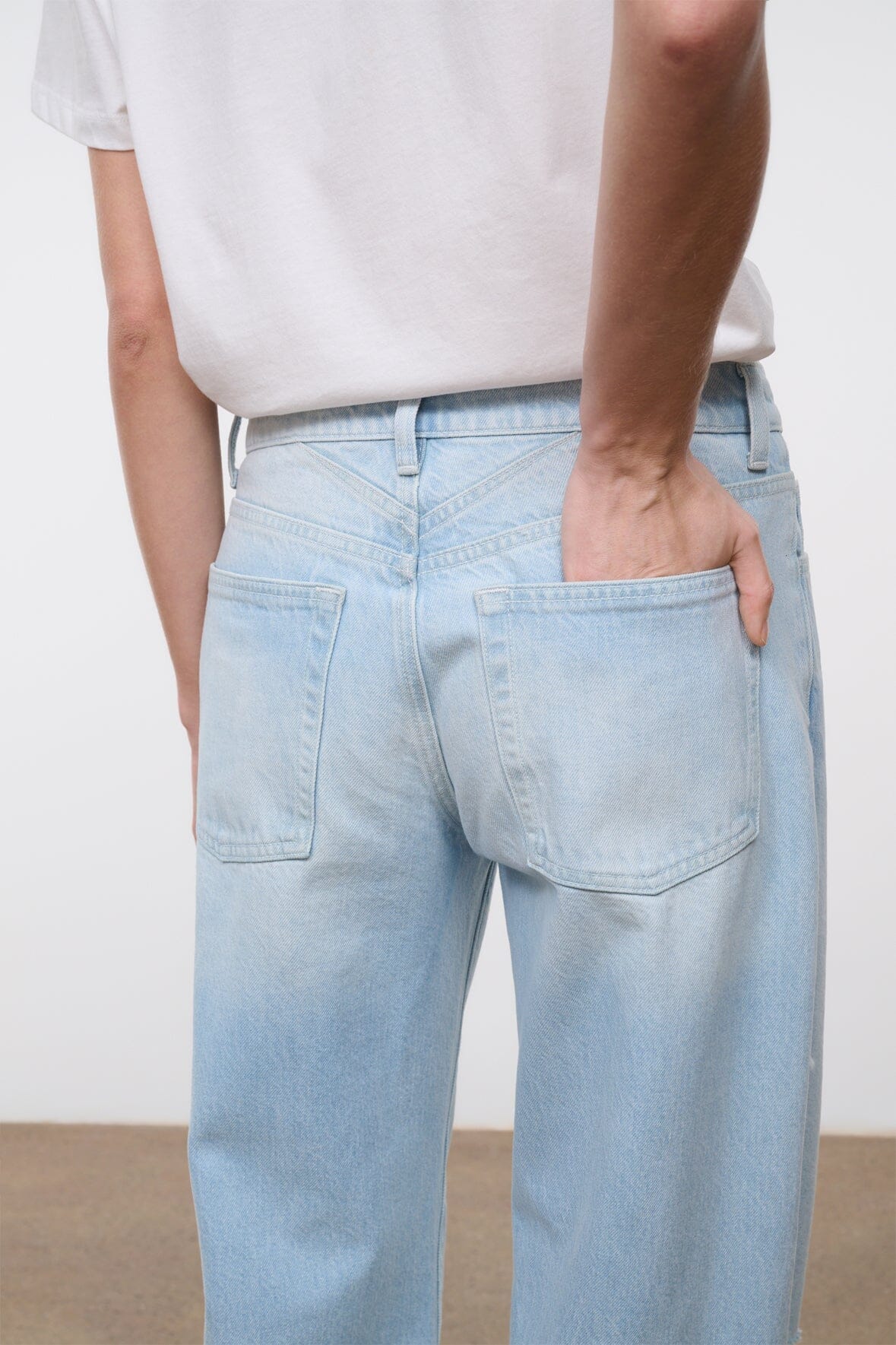 Gus Distressed Relaxed Jean | Salt Wash — 7