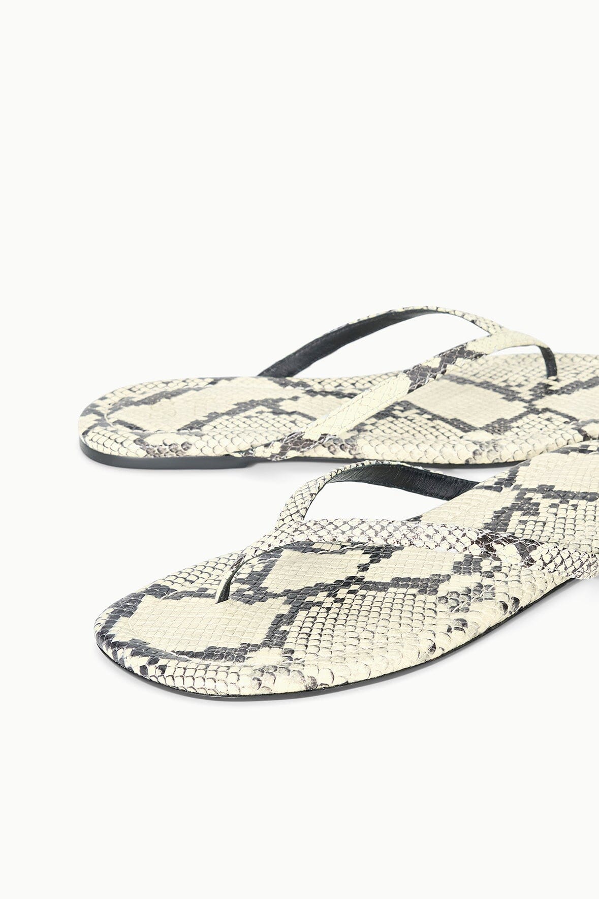 Freja Thong | White Snake — 6
