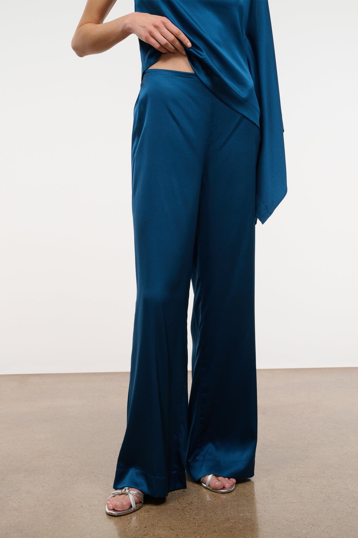 Stroll Silk Pant | Harbor — 2