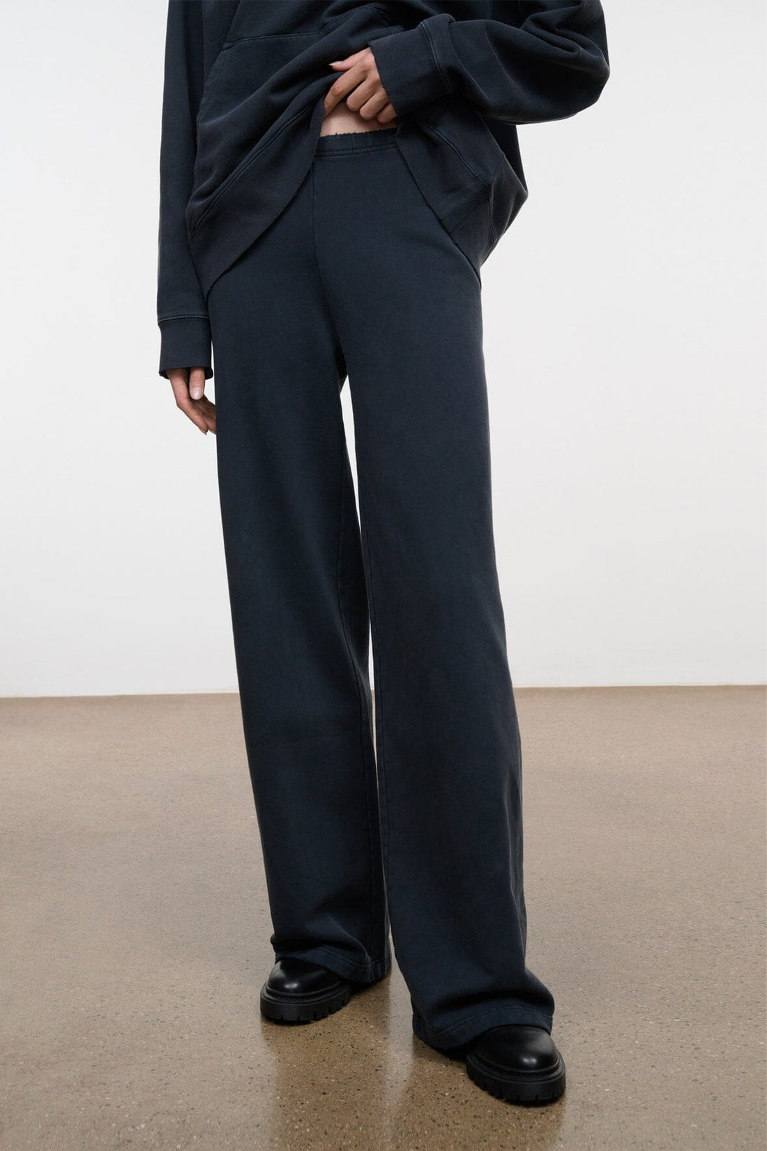 Stroll Terry Pant | Washed Black — 1