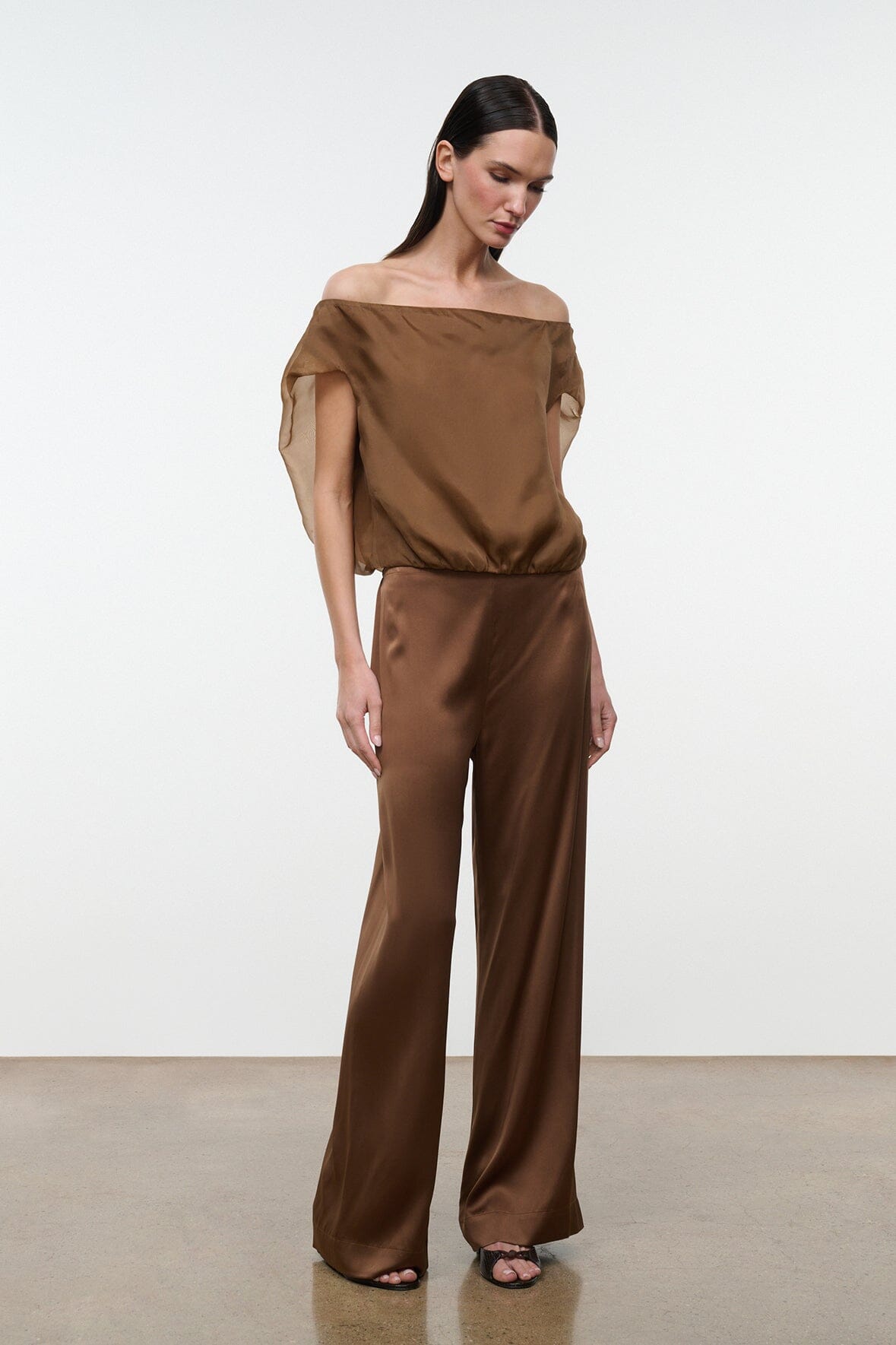 Stroll Silk Pant | Cigar — 3