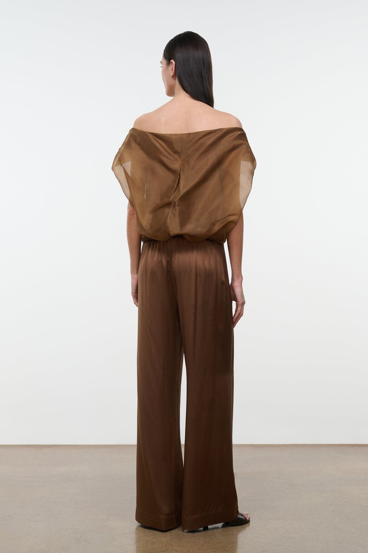 Stroll Silk Pant | Cigar — 4