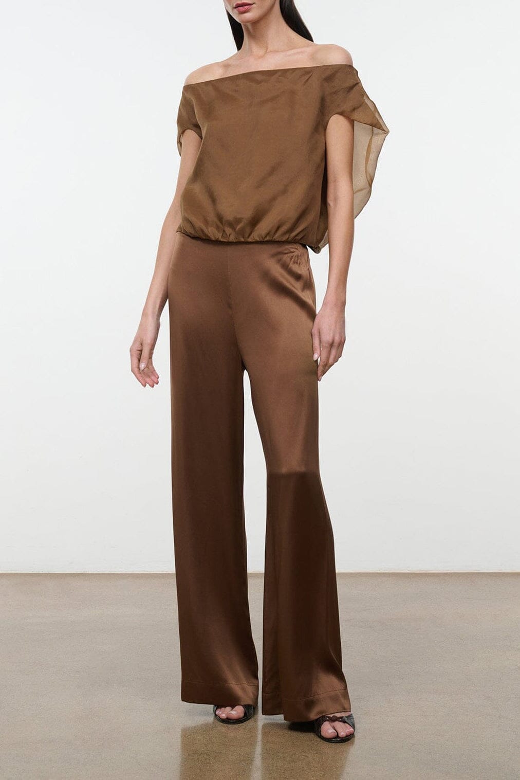 Stroll Silk Pant | Cigar — 1