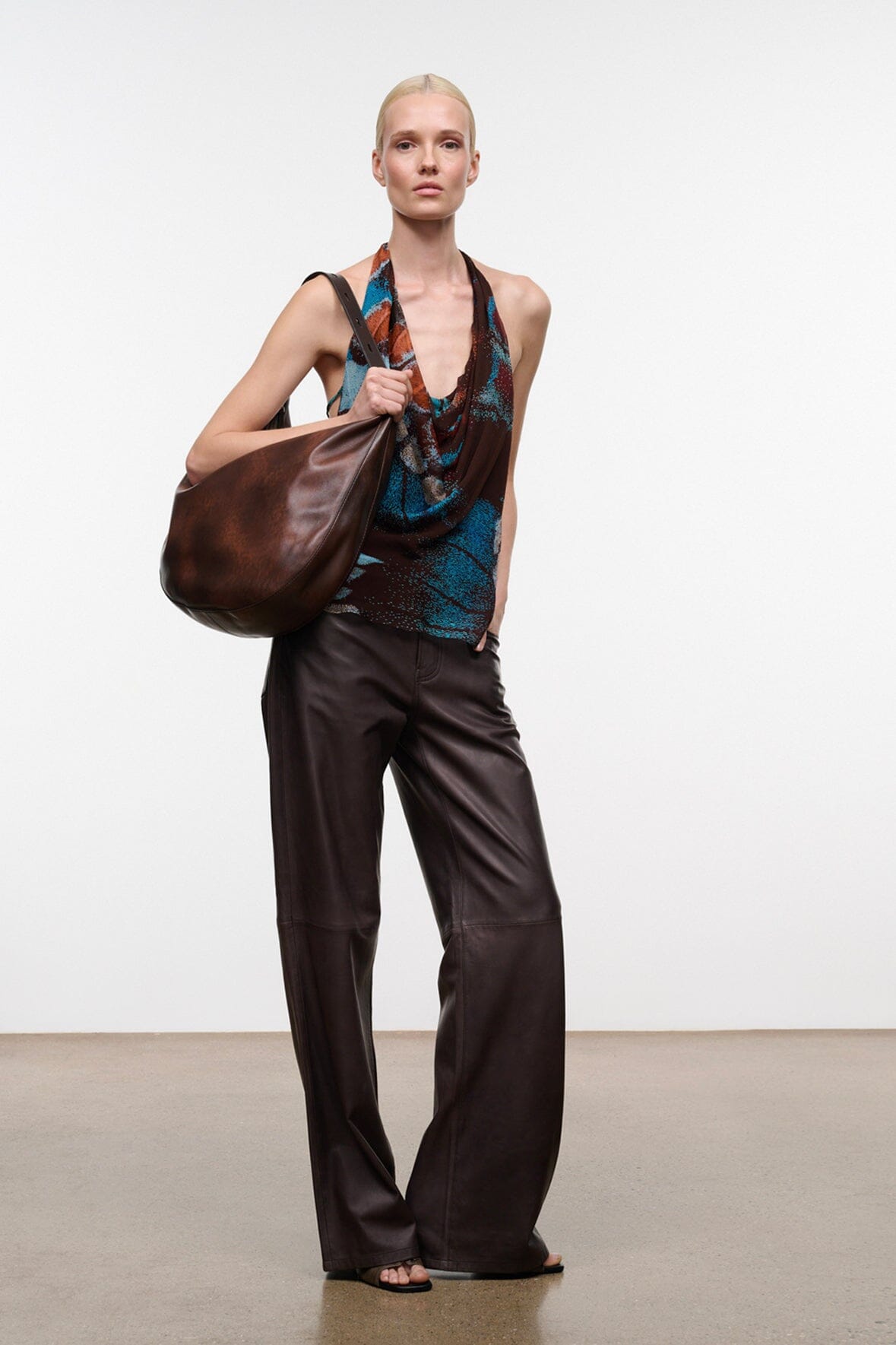 Levi Hobo Bag | Espresso Distressed — 4