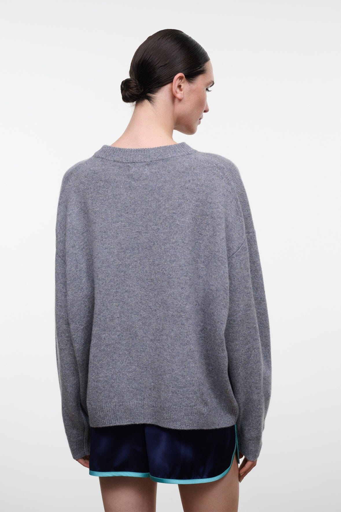 Serrano Cashmere Relaxed Crew | Ash — 3