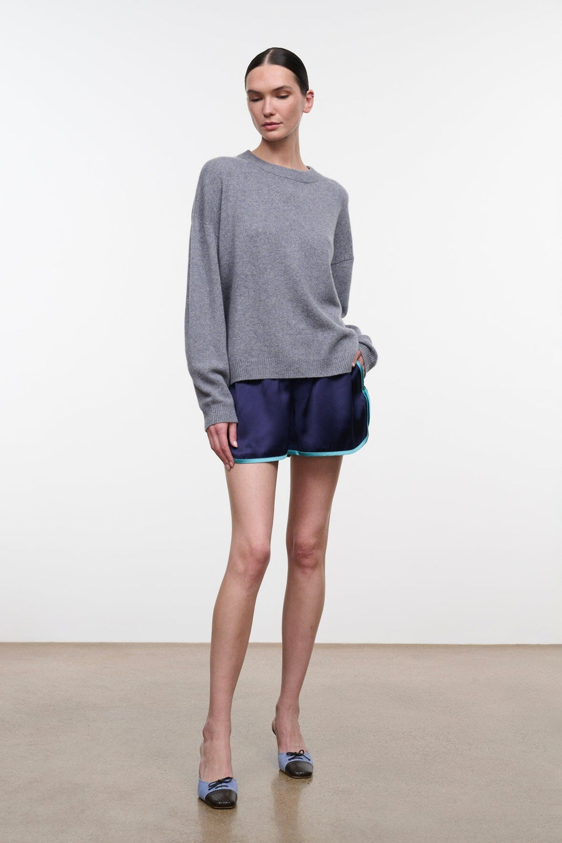 Serrano Cashmere Relaxed Crew | Ash — 1